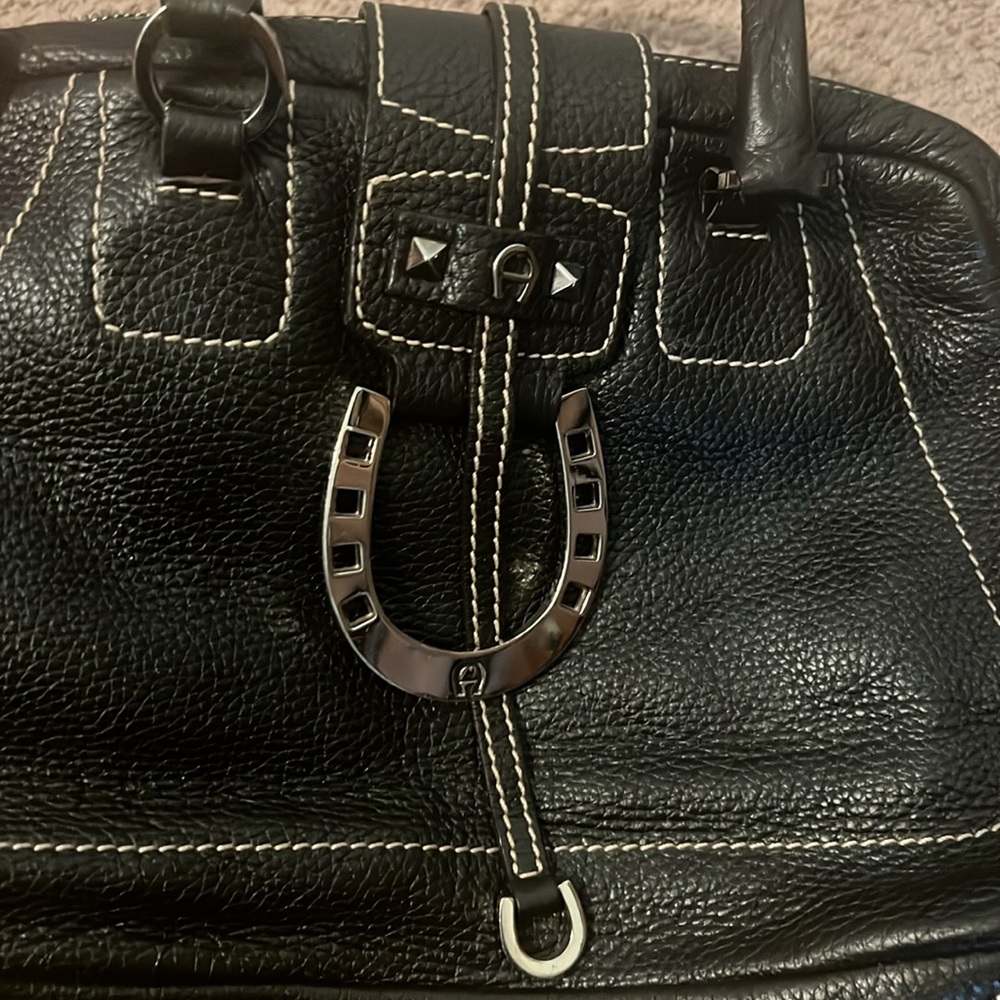 Etienne Aigner hand bag - Picture 3 of 7
